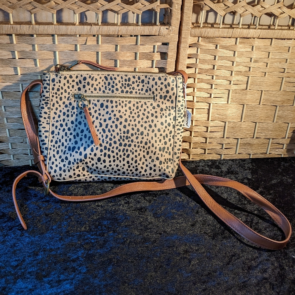 Gently Used Universal Threads Crossbody Purse
